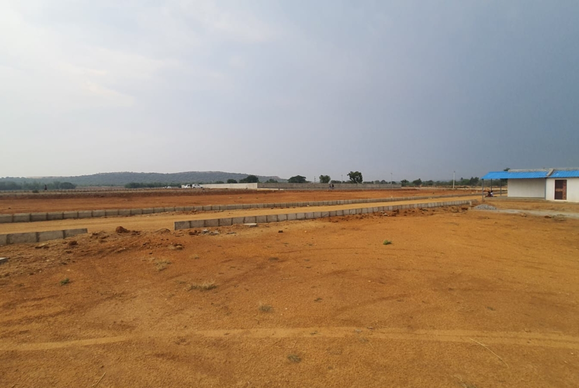 Open Plot FOr Sale In Bangalore Highway @ Balanagar